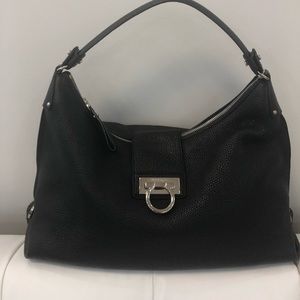 Salvatore Ferragamo ‘fanisa’ shoulder bag